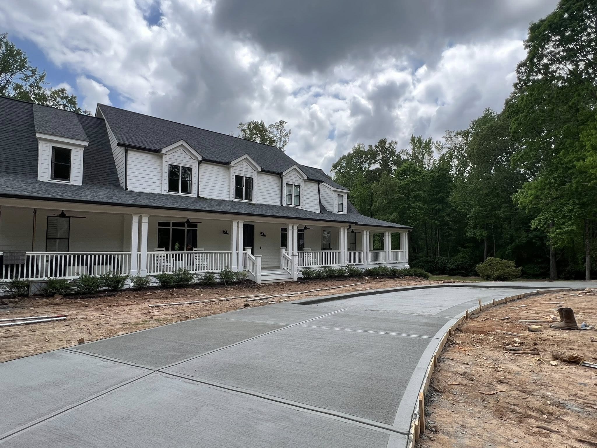 Farmhouse Driveway